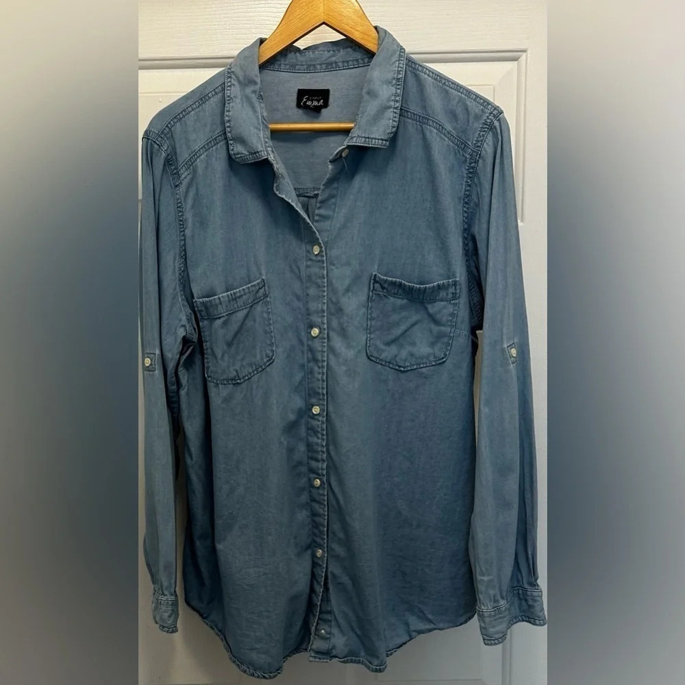 Simply Emma Women’s Button Down Light Denim Long Sleeve Shirt Size 2X